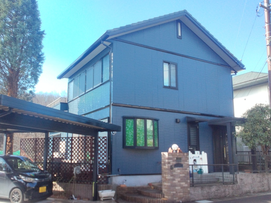 ネイビーグレーに大変身！トヨタホーム外壁・屋根塗装とベランダ防水工事｜みよし市