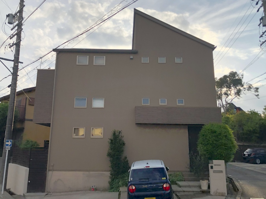 アキュラホーム外壁のひび割れ補修と塗装、屋根塗装｜名古屋市緑区