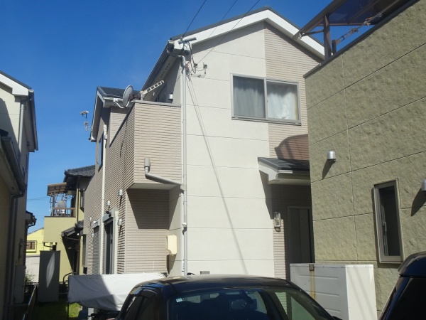 深緑の外壁と落ち着きのある赤い屋根にイメチェン塗装！尾張旭市