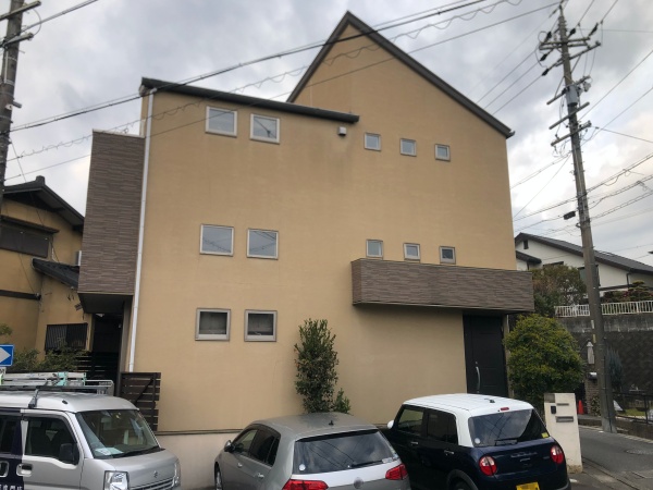 アキュラホーム外壁のひび割れ補修と塗装、屋根塗装｜名古屋市緑区