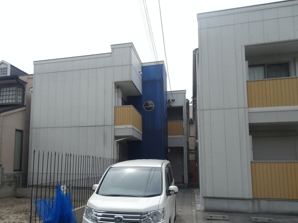 スカイブルーが爽やかに際立つ！アパート外壁塗装と屋根塗装｜名古屋市中川区