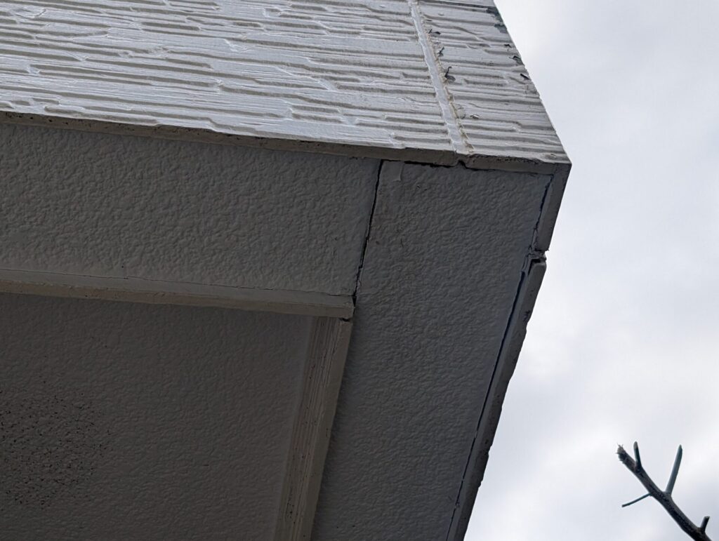 軒天のひび割れ