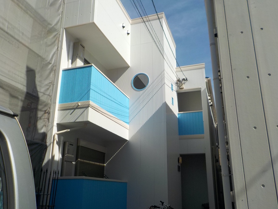 スカイブルーが爽やかに際立つ！アパート外壁塗装と屋根塗装｜名古屋市中川区