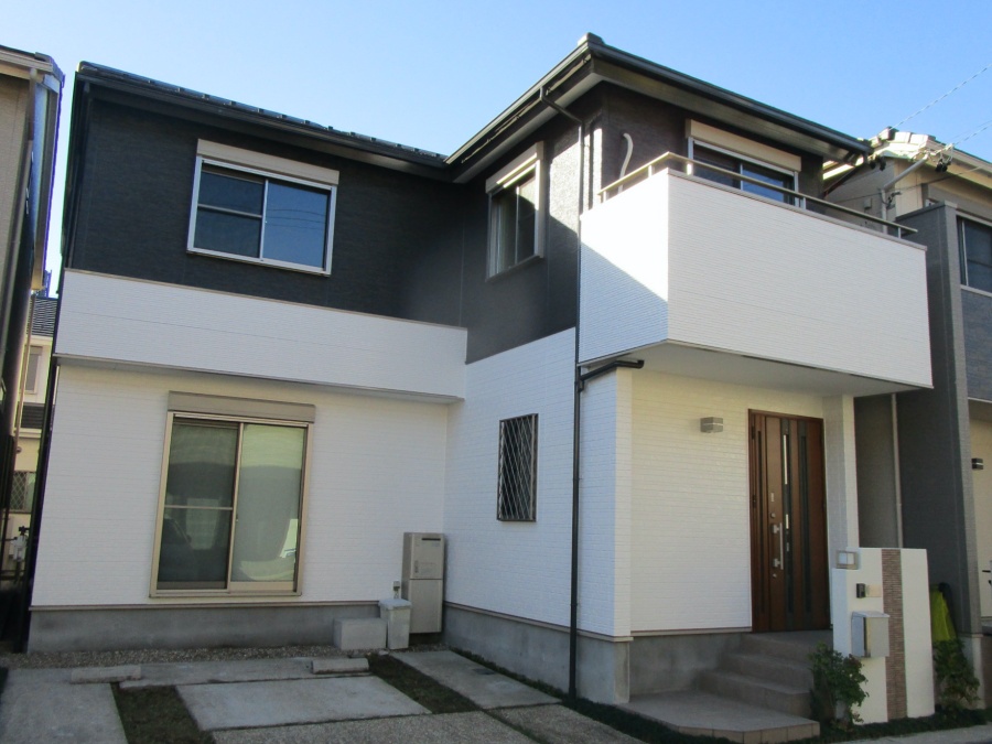 逆ツートンカラーで外壁塗装！スタイリッシュに大変身｜名古屋市緑区