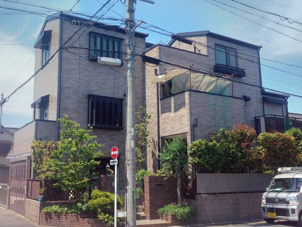 クリア塗装で新築の輝き！ミサワホームの意匠性サイディング塗装と屋根塗装｜名古屋市瑞穂区