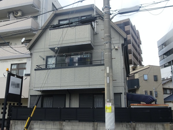 ダイワハウスをモノトーンで一新！クールで都会的な屋根・外壁塗装｜名古屋市中区