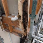 ベランダ笠木からの雨漏りを修理！柱交換・サイディング張替え