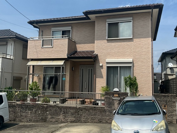 レンガ調からモダンな茶系グレーに一新！ワントーン外壁塗装｜豊田市