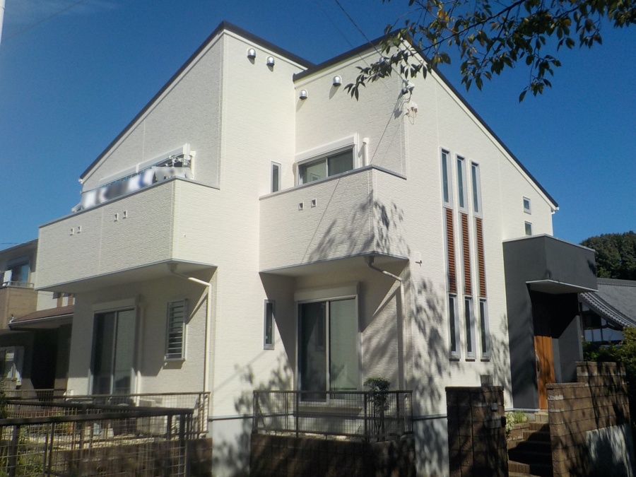 白さが映える！外壁塗装と屋根カバー工事｜名古屋市緑区