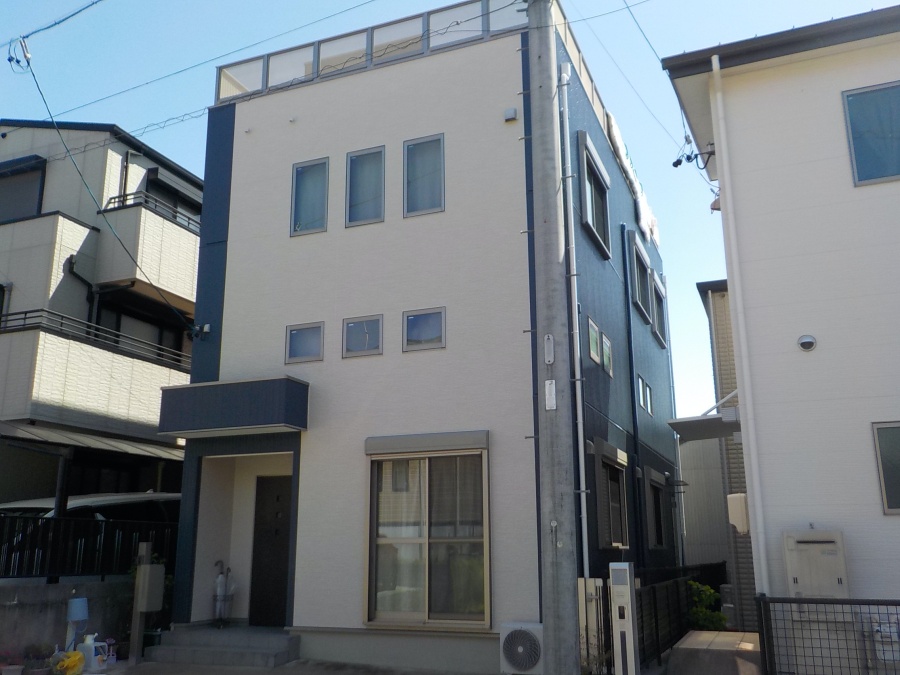 屋上のある住宅の外壁塗装｜色あせた美観がよみがえった！豊明市
