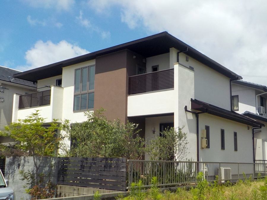 住友林業の家を上質なマット仕上げに！和モダンを引き立てる屋根・外壁塗装｜三重郡朝日町