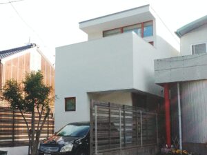 白い外壁塗装と屋根塗装後