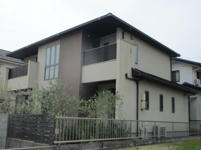 住友林業の家を上質なマット仕上げに！和モダンを引き立てる屋根・外壁塗装｜三重郡朝日町