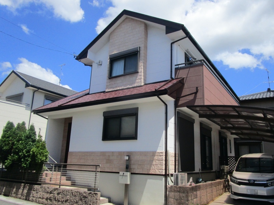 ベランダ壁と屋根の色を変更！お家の美観と寿命を延ばす屋根・外壁塗装｜東郷町