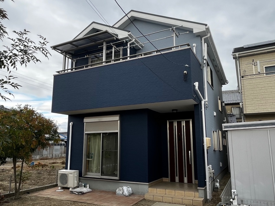 ネイビー× グレーのツートンがモダンで新鮮！ 屋根・外壁塗装｜あま市