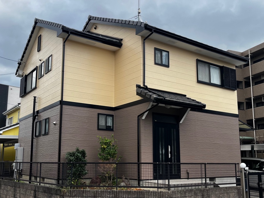 元の色イメージを崩さず新築同様に！ツートン外壁塗装と防水工事｜名古屋市名東区