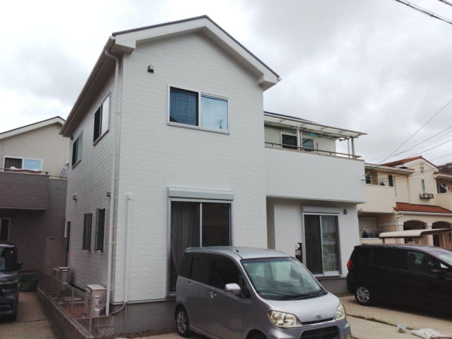 シルバーホワイトで魅せるシンプルな美しさ！一建設の屋根外壁塗装｜名古屋市西区