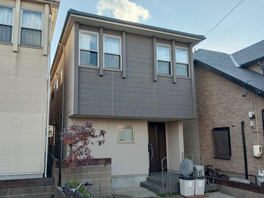 グレー基調のシックな住まいへ！ウッドフレンズ屋根塗装と外壁塗装｜東郷町
