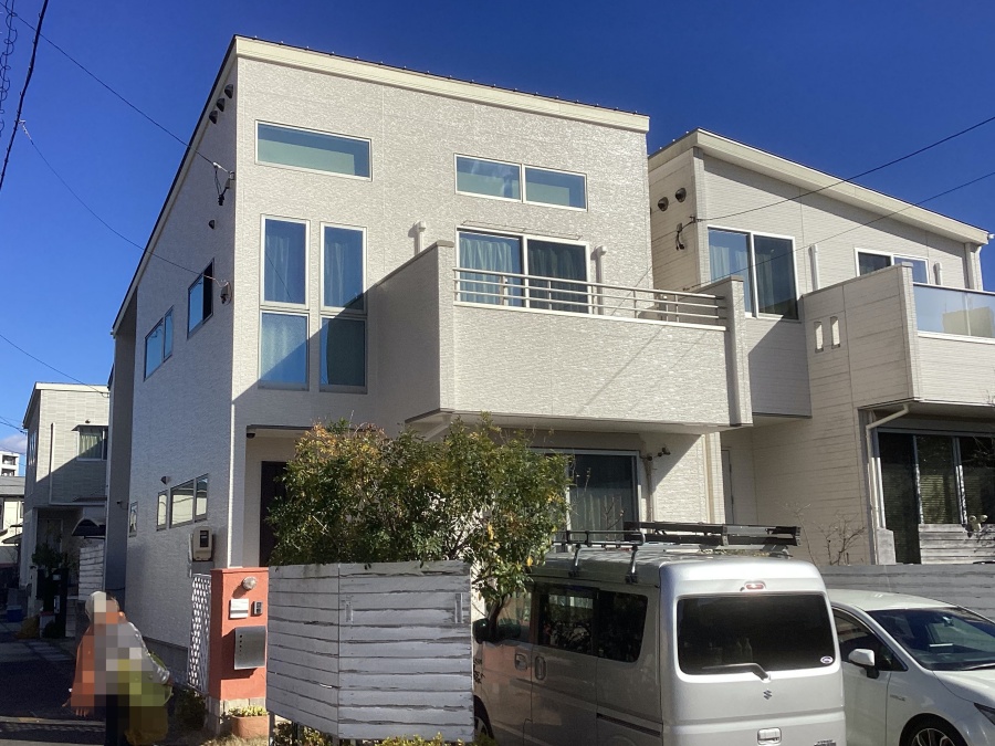 温かみのある白の美しさがよみがえる外壁塗り替え｜名古屋市名東区